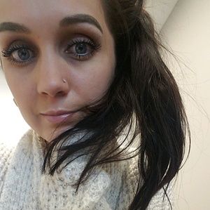 Meet your Posher, Stella